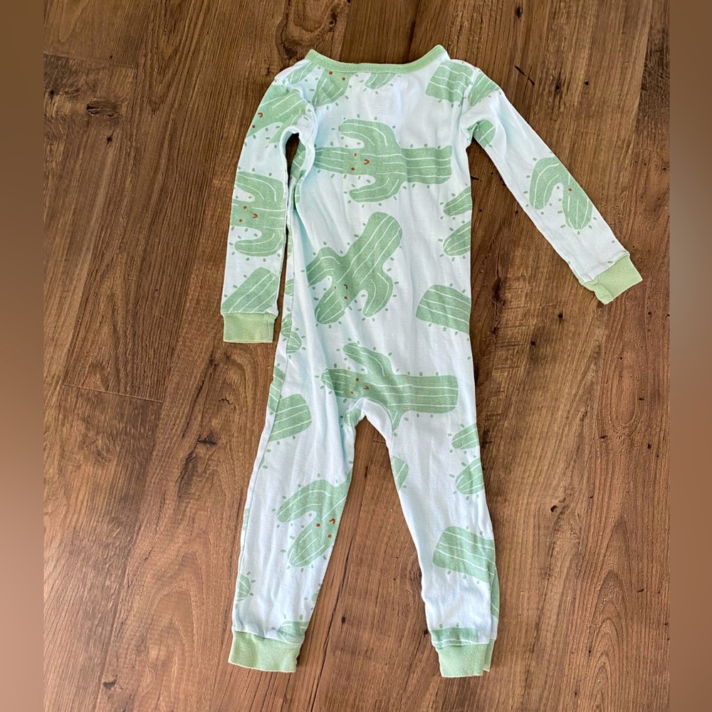 Carter’s 3T cactus pajamas, one piece footless, unisex - Picture 2 of 4